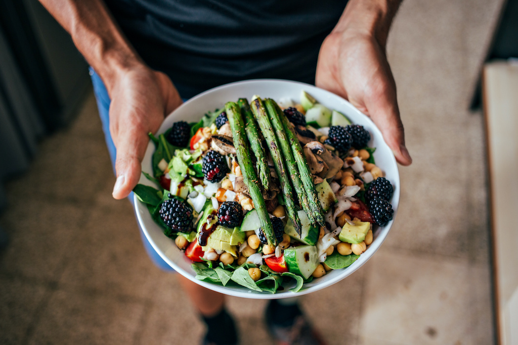 salade-vegetarienne-dejeuner-sportif