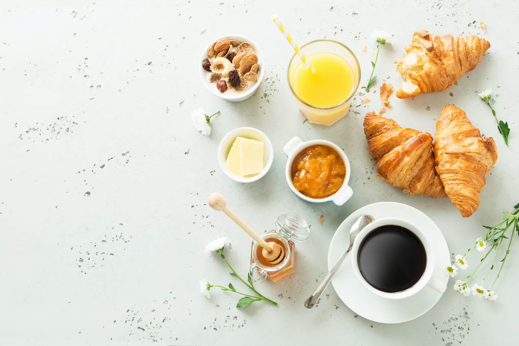 petit-déjeuner-continental-rapide-equilibré