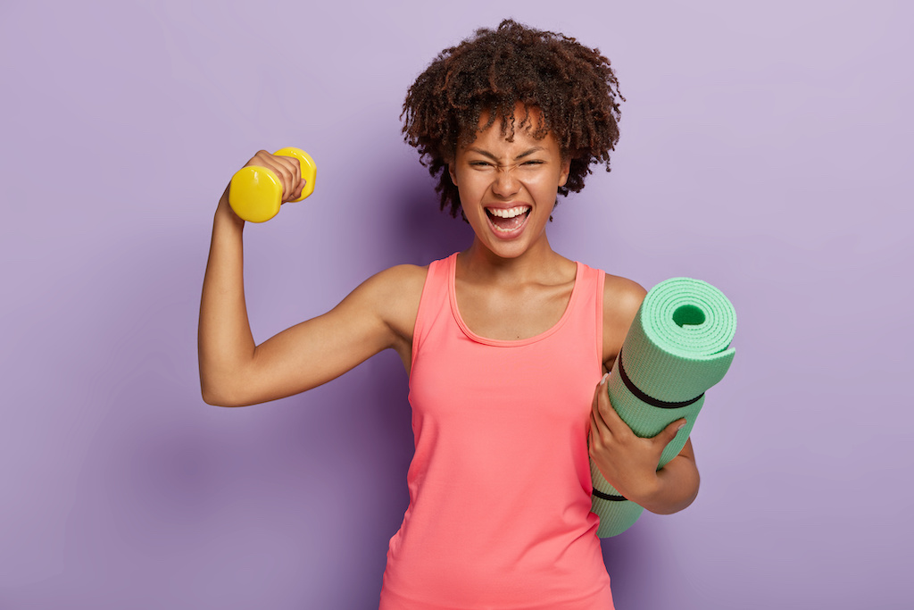 femme-motivée-en-seance-de-sport