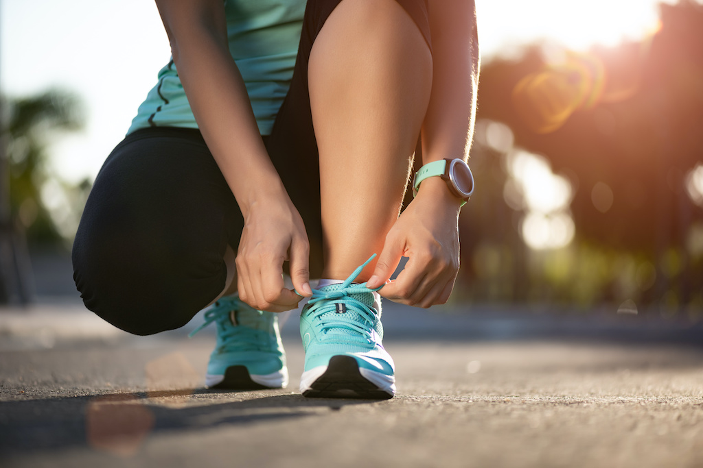 Chaussures de course à pied, vêtements et équipement sportif